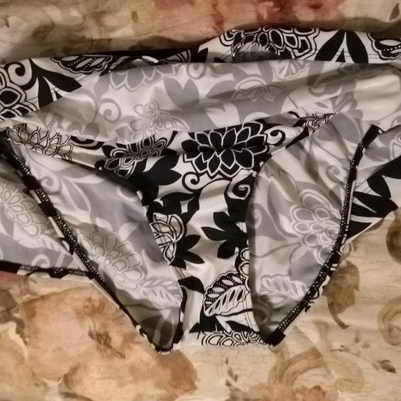 Black & White Bikini set NWOT - Picture 8 of 14